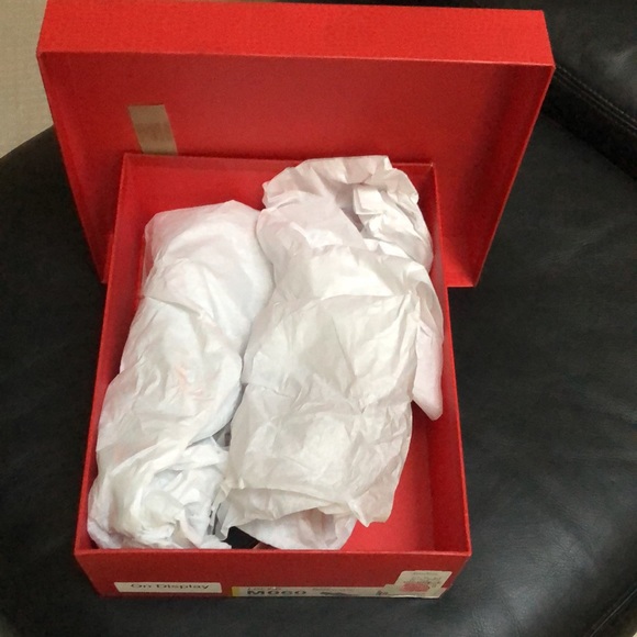 Donald Pliner LOC2-D Black Crepe Elastic Croco Booties Size 6 NWT - Picture 4 of 7